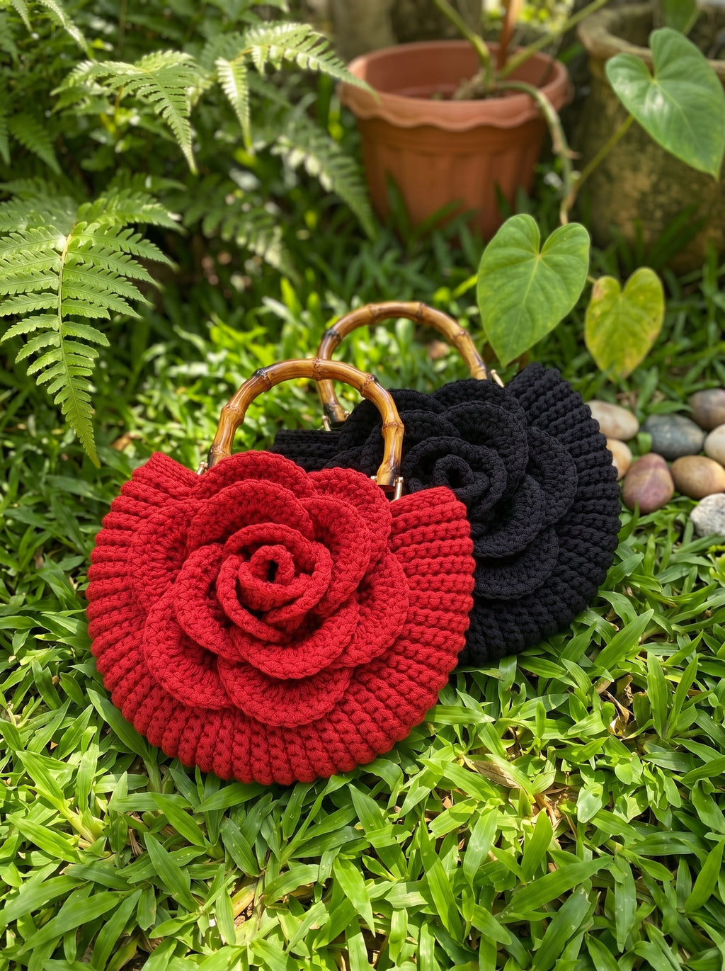 Bloom Handle Crochet Handbags — Black & Red