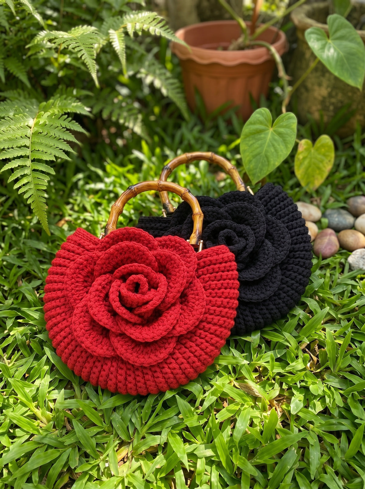 Bloom Handle Crochet Handbags — Black & Red